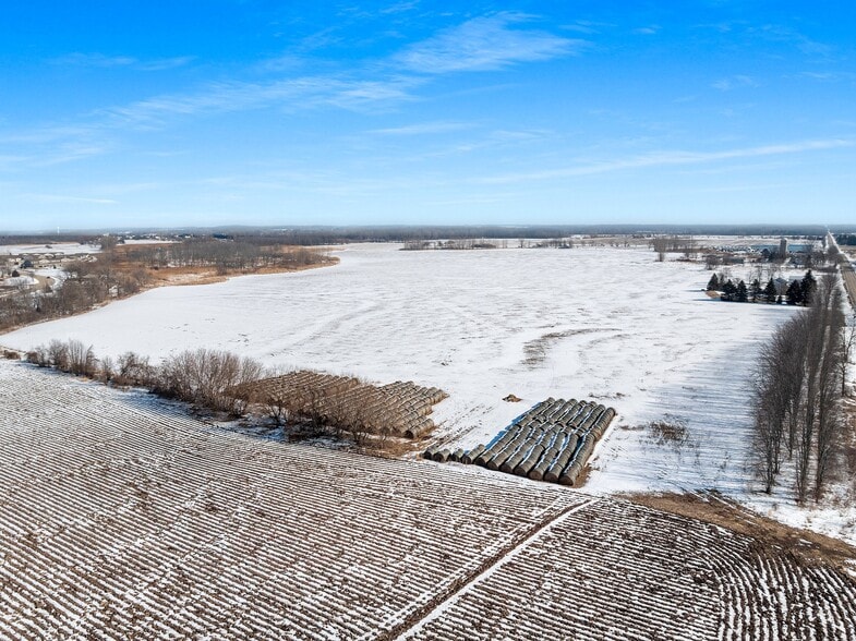 3700 Luxemburg rd, Green Bay, WI for sale - Building Photo - Image 2 of 60