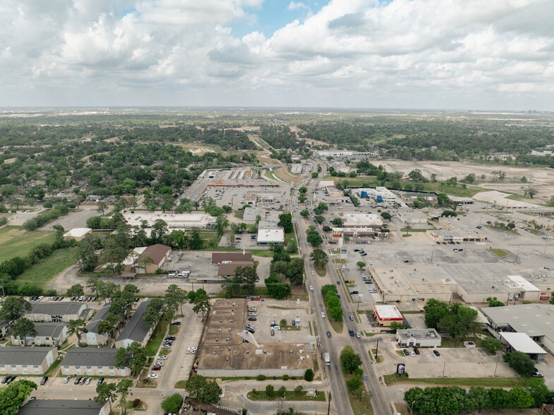 6501 Antoine, Houston, TX à louer - Aérien - Image 2 de 3