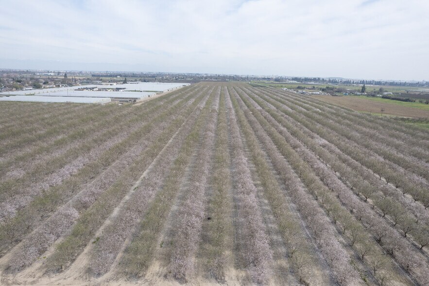 APN 328-050-37, Fresno, CA à vendre - Aérien - Image 3 de 11