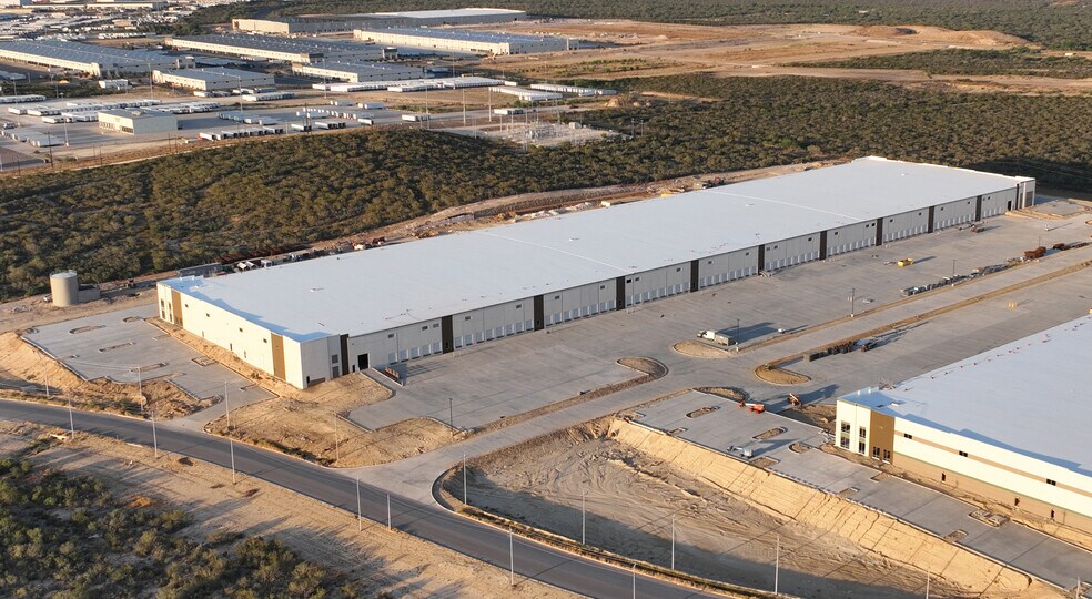 13297 Port Drive, Laredo, TX for lease - Building Photo - Image 3 of 7