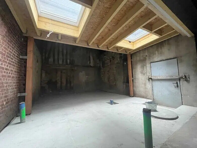 Retail in Rouen for lease - Interior Photo - Image 3 of 3