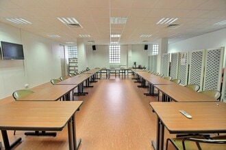 6-8 Rue Eugène Oudine, Paris for lease Interior Photo- Image 1 of 8