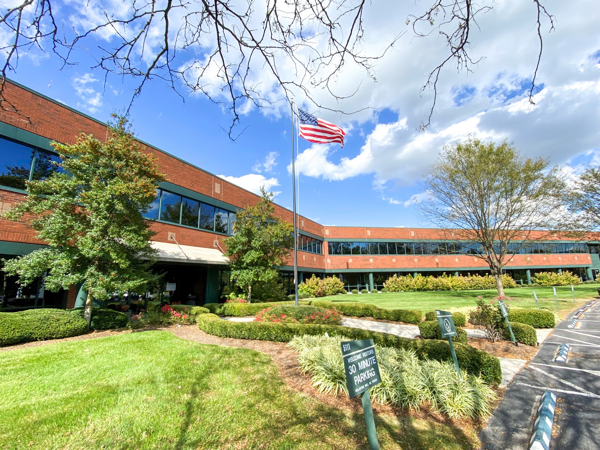 5111 Commerce Crossings Dr, Louisville, KY for lease Building Photo- Image 1 of 7