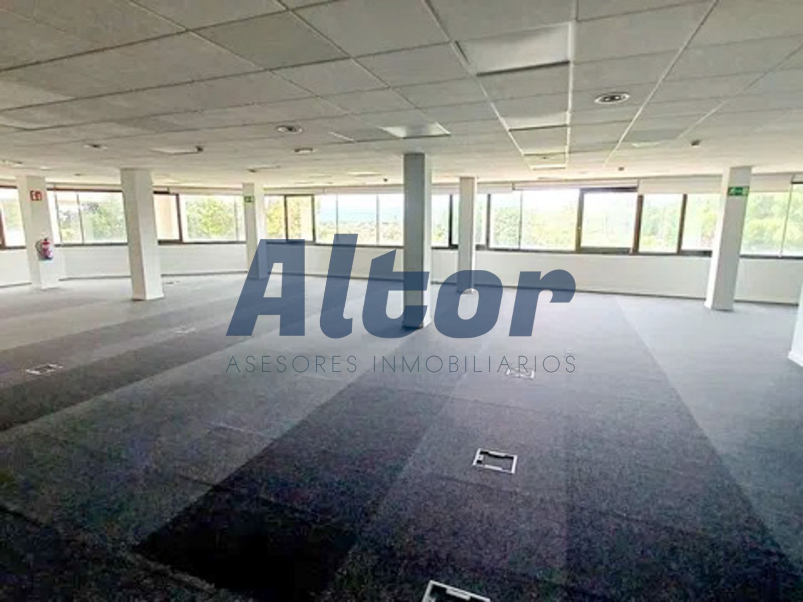 Office in Las Rozas de Madrid, Madrid for sale Primary Photo- Image 1 of 7