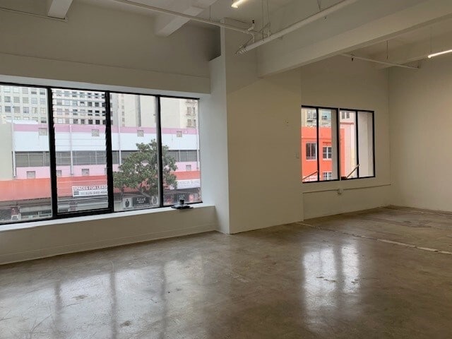 656 S Los Angeles St, Los Angeles, CA à louer - Photo intérieure - Image 3 de 11