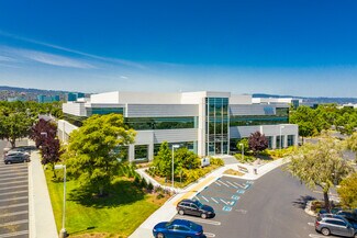 Plus de détails pour 3800 Bridge Pky, Redwood City, CA - Local d'activités à louer