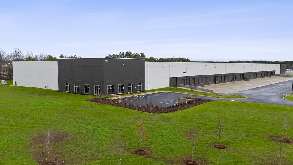 1895 Remington Trl, Huntsville, AL for lease - Building Photo - Image 2 of 9