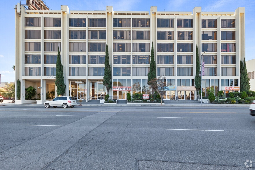 15720 Ventura Blvd, Encino, CA for lease - Building Photo - Image 3 of 14