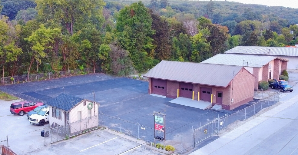 81 Cleveland Ave, Rutland, VT for sale - Primary Photo - Image 1 of 5