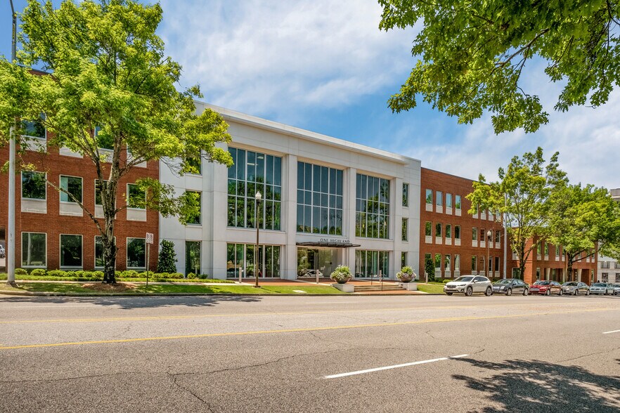 2145-2151 Highland Ave S, Birmingham, AL for lease - Building Photo - Image 2 of 12