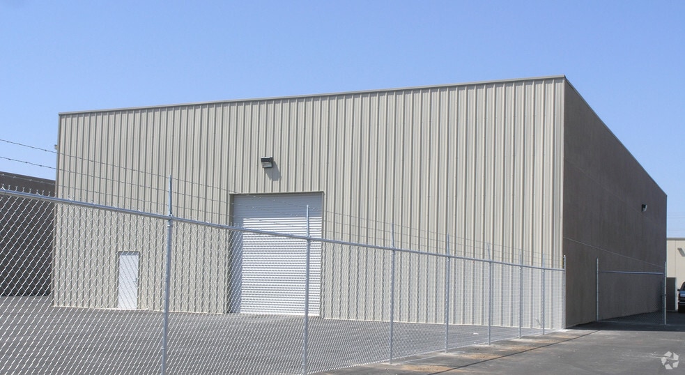 6490 Florin Perkins Rd, Sacramento, CA for lease - Building Photo - Image 2 of 3