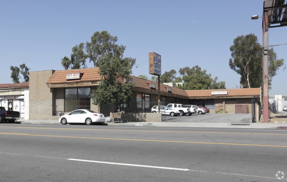 6511-6517 Lankershim Blvd, North Hollywood, CA for lease - Building Photo - Image 2 of 17