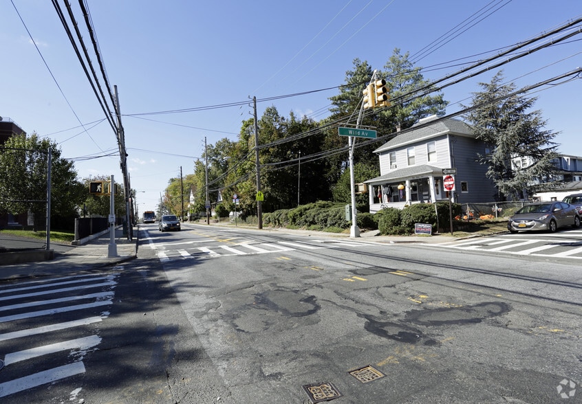 4089 Victory Blvd, Staten Island, NY for lease - Building Photo - Image 2 of 22