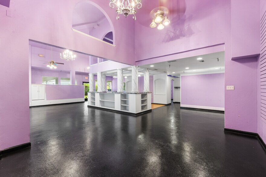 2441 NW 43rd St, Gainesville, FL à vendre - Photo intérieure - Image 3 de 41