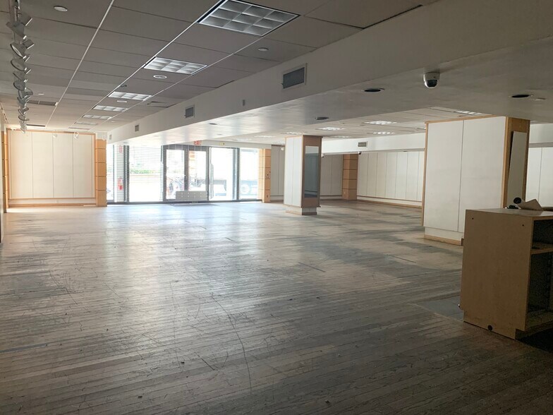 36-42 Union Sq E, New York, NY for lease - Interior Photo - Image 2 of 2