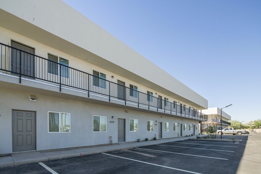 2121 W Adams St, Phoenix, AZ à vendre - Photo du bâtiment - Image 3 de 8