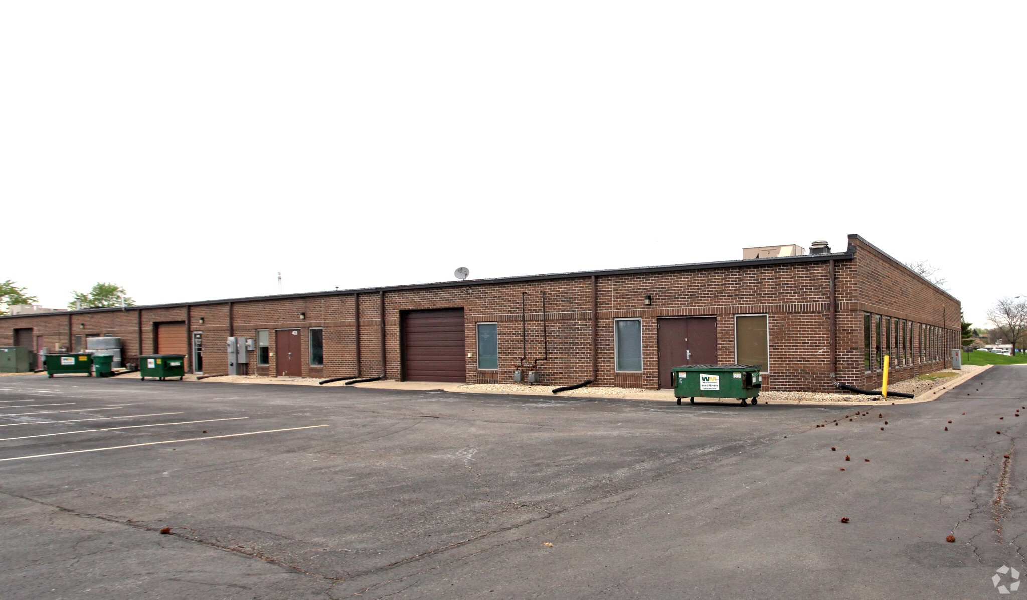 401-419 Eisenhower Ln S, Lombard, IL for lease Building Photo- Image 1 of 5