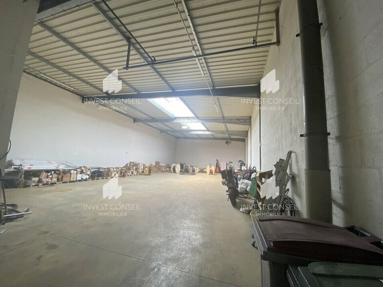 1 Rue Denis Papin, Cormeilles-en-Parisis for lease - Interior Photo - Image 3 of 5