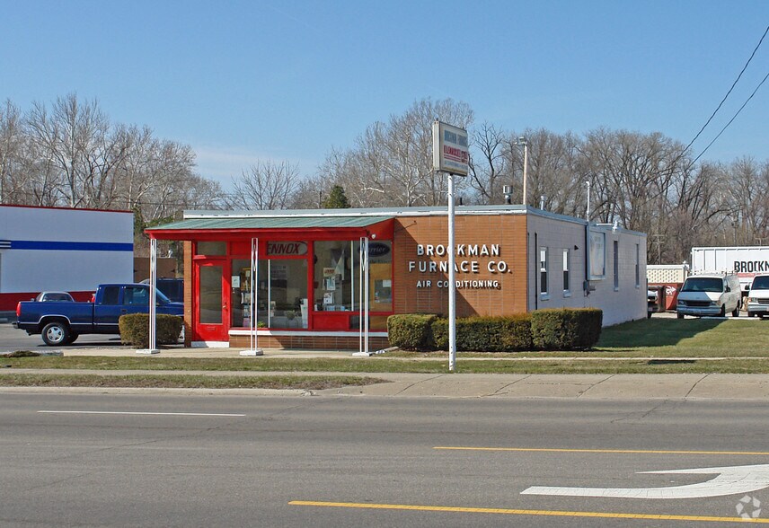 745 N Bechtle Ave, Springfield, OH à vendre - Photo du bâtiment - Image 2 de 3