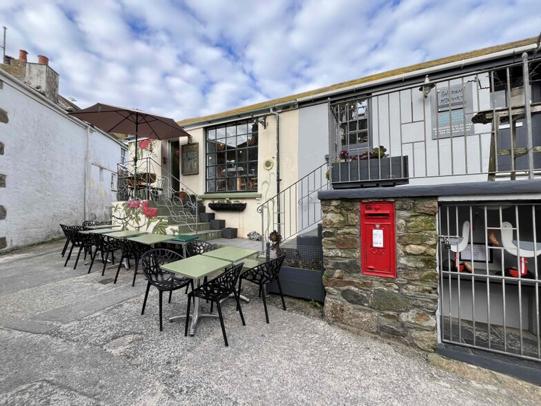 Island Square, St Ives à louer - Photo du bâtiment - Image 2 de 4