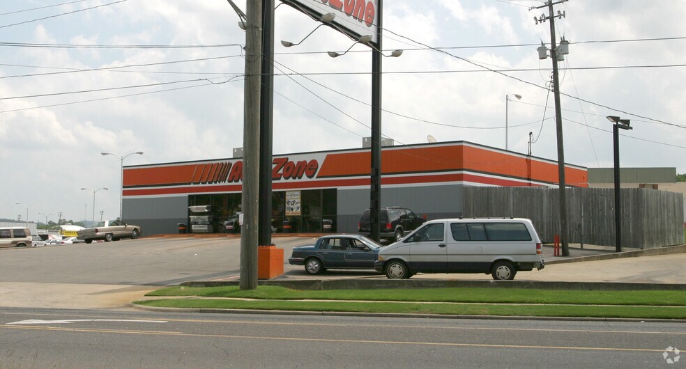 1121 Huffman Rd, Birmingham, AL à vendre - Photo du bâtiment - Image 2 de 4