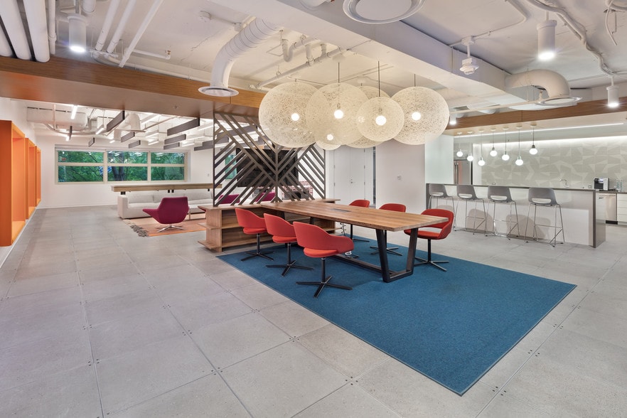 1660 International Dr, McLean, VA for lease - Interior Photo - Image 2 of 16