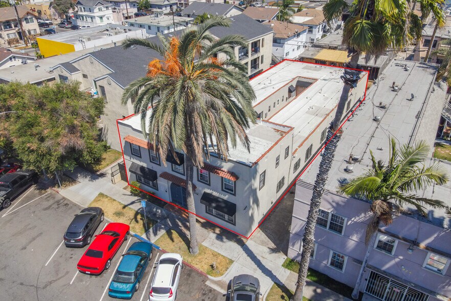 936 Olive Ave, Long Beach, CA à vendre - Photo du bâtiment - Image 3 de 9