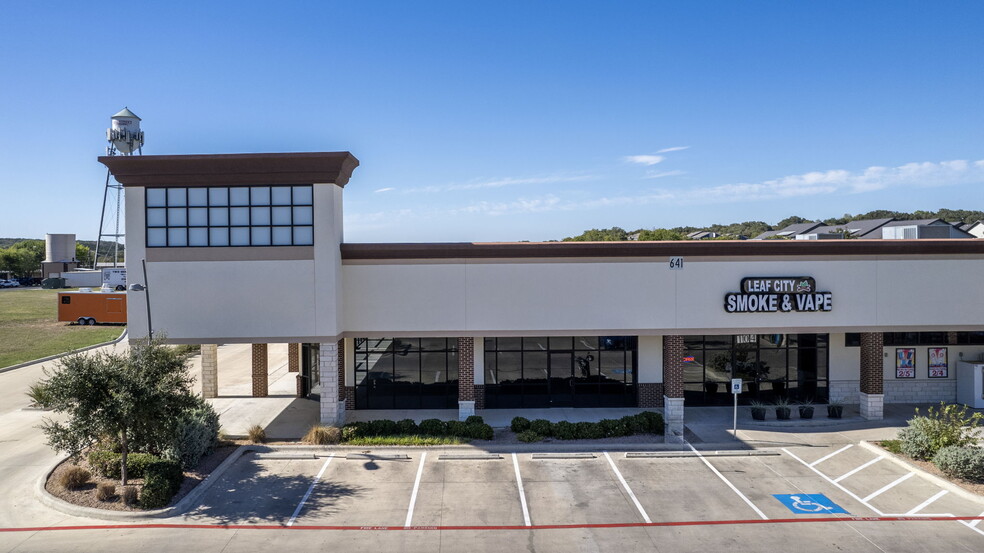 641 Mill St, San Marcos, TX à louer - Photo du b timent - Image 1 de 8