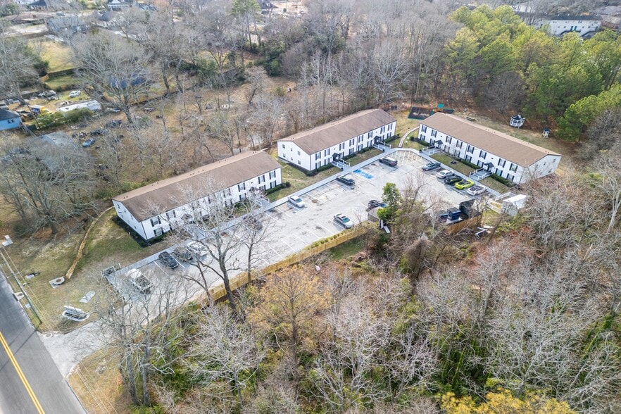 1204-1216 Lakeview Dr NW, Conyers, GA for sale - Primary Photo - Image 1 of 20