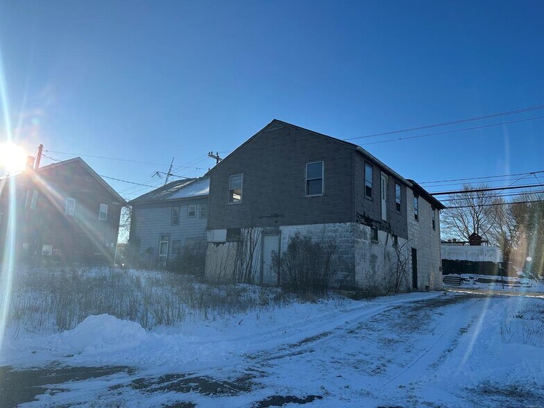 438 Hartford Pike, Killingly, CT à vendre - Photo du bâtiment - Image 3 de 3