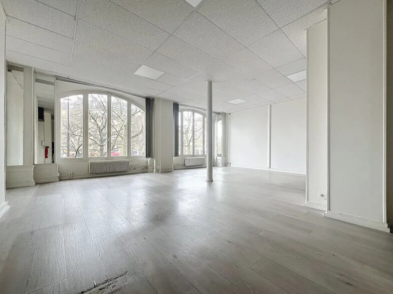 Office in Paris for sale - Interior Photo - Image 2 of 10