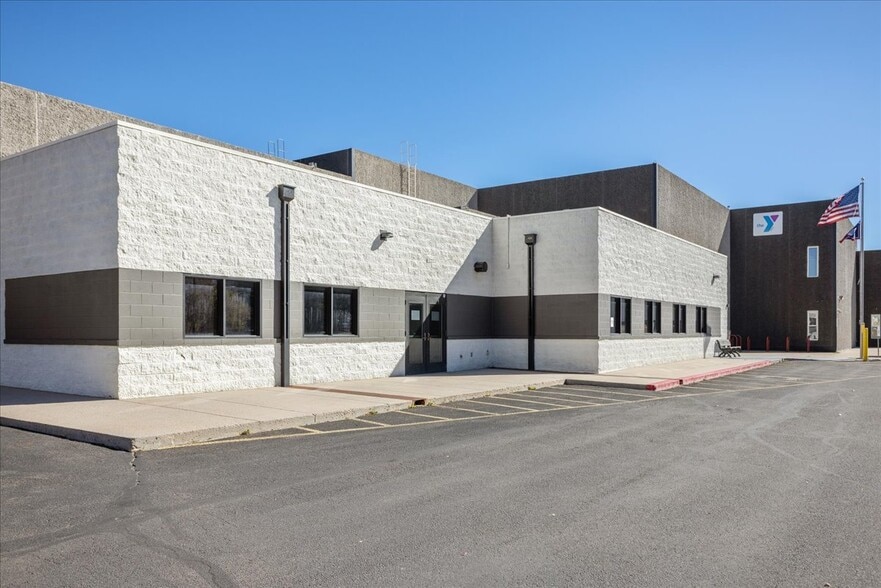 1426 E Lincolnway, Cheyenne, WY for sale - Primary Photo - Image 3 of 36