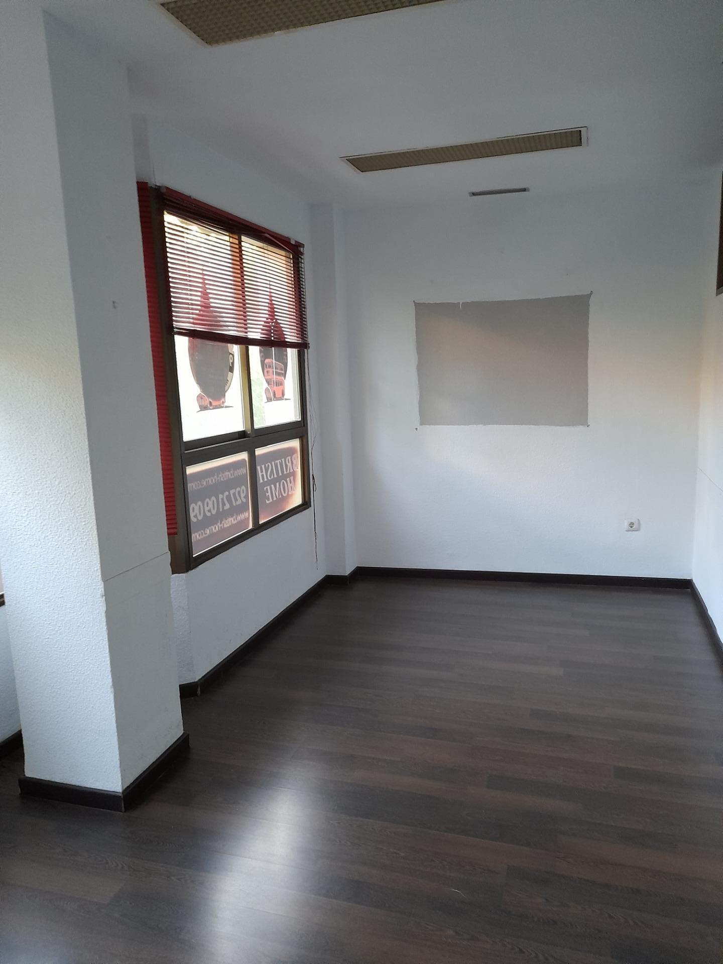 Office in Cáceres, Cáceres for sale Primary Photo- Image 1 of 11