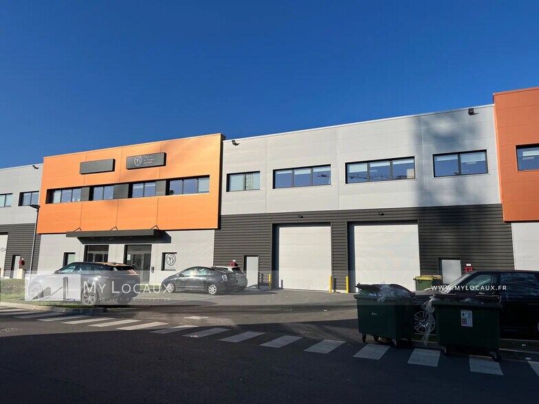 Flex dans Romainville à louer - Photo du bâtiment - Image 2 de 8