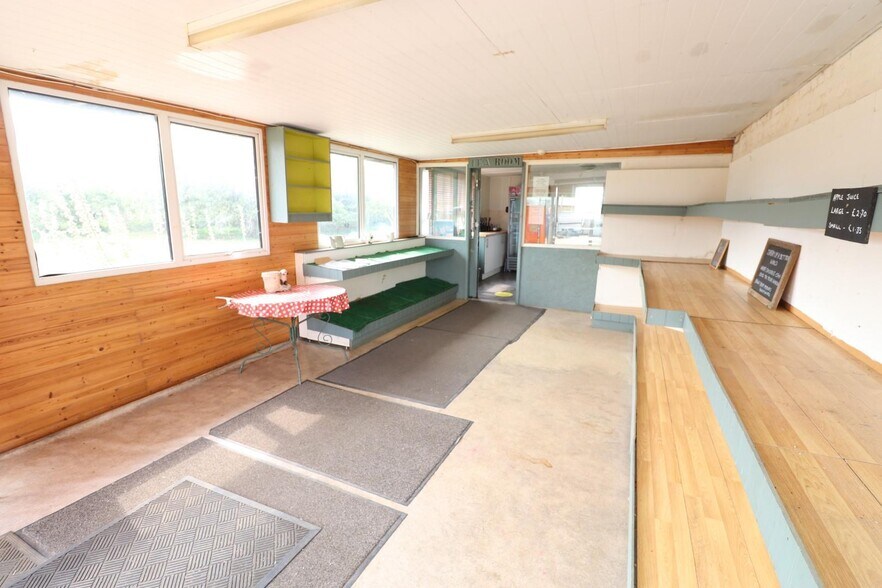 The Orchard Tea Room, 8, Redmoor Lane, Wisbech à vendre - Photo du bâtiment - Image 2 de 32