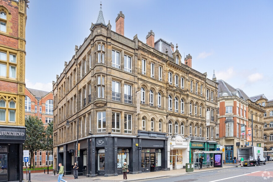Trevelyan Sq, Leeds for lease - Primary Photo - Image 1 of 3