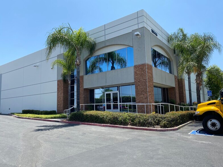 10646-10658 Bloomfield Ave, Santa Fe Springs, CA à louer - Photo du bâtiment - Image 3 de 4