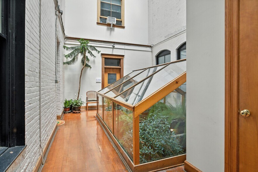 23-25 Main St, Northampton, MA à louer - Photo intérieure - Image 3 de 12