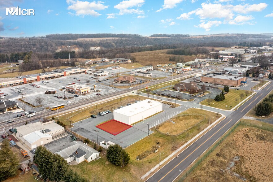 940 E Main St, Palmyra, PA à vendre - Photo du bâtiment - Image 3 de 9