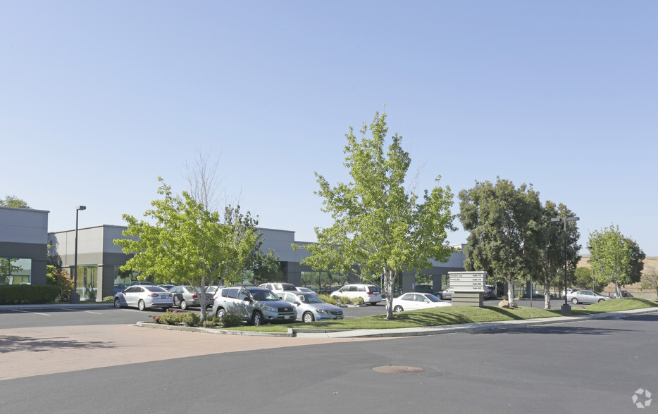 48383 Fremont Blvd, Fremont, CA for lease - Building Photo - Image 1 of 9