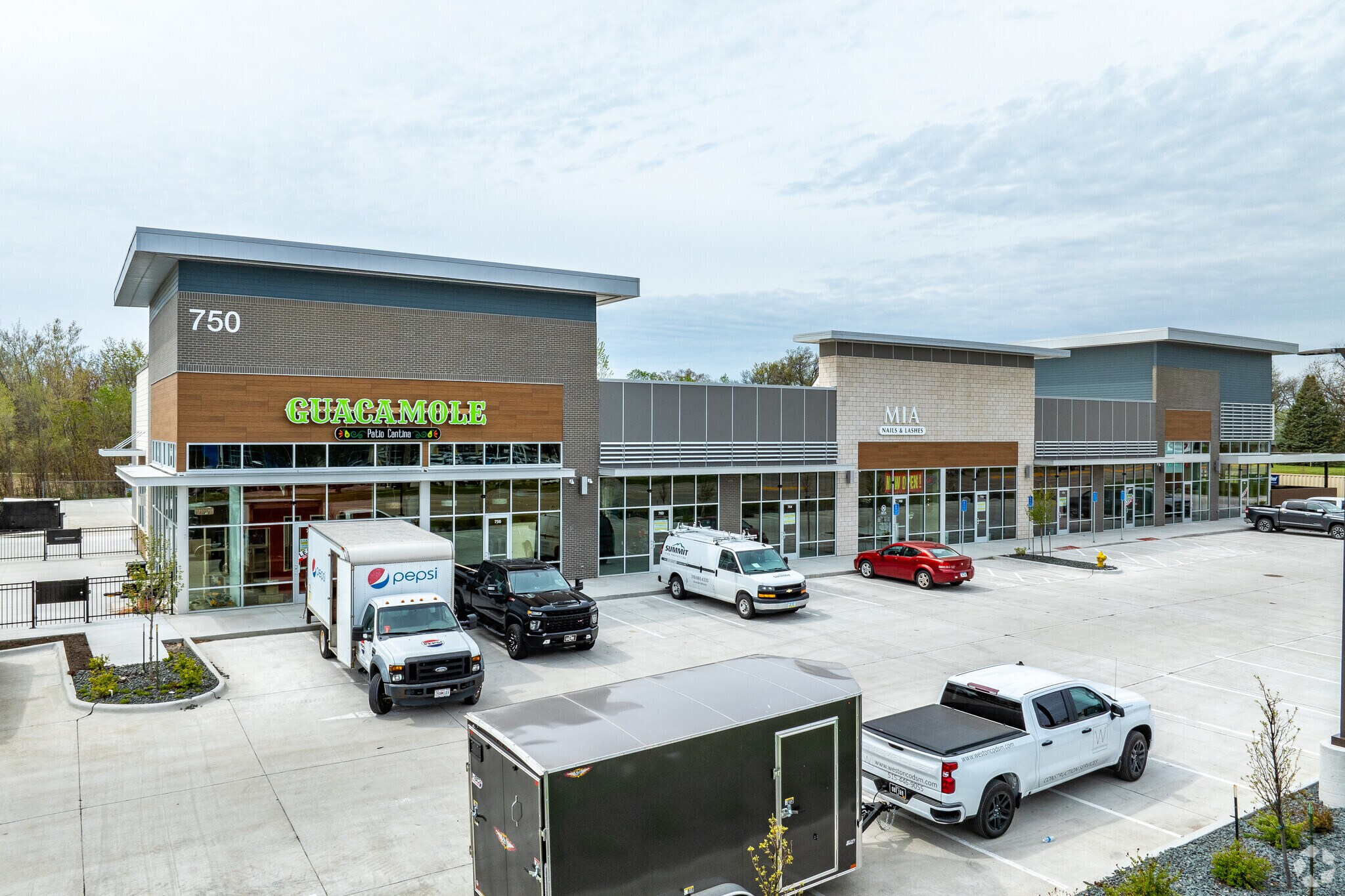 750 Hickman Rd, Waukee, IA à louer Photo principale- Image 1 de 9