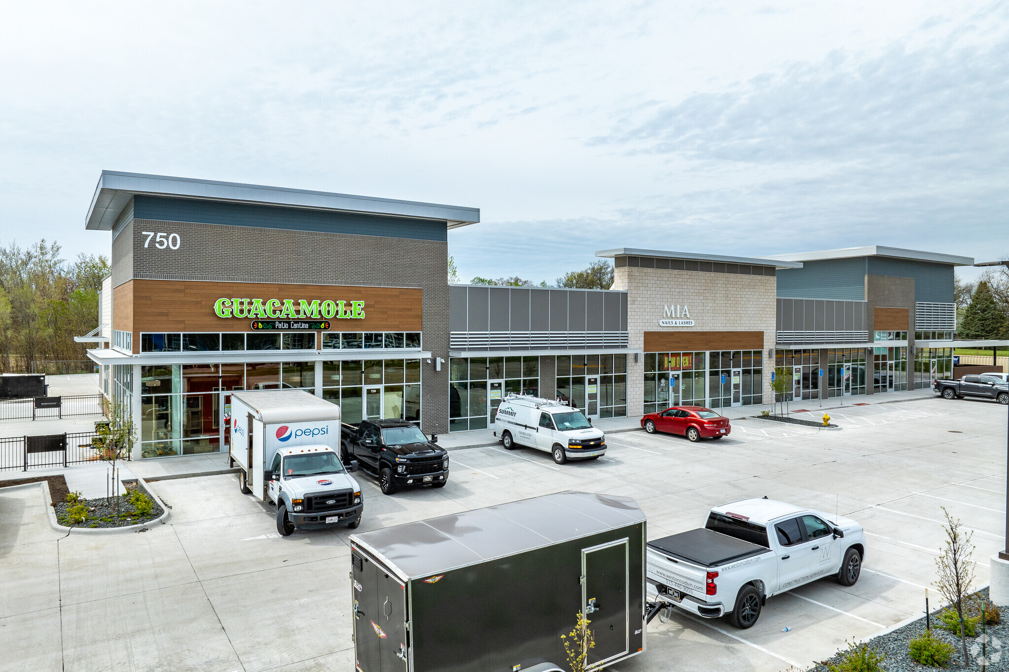 750 Hickman Rd, Waukee, IA for lease Primary Photo- Image 1 of 9