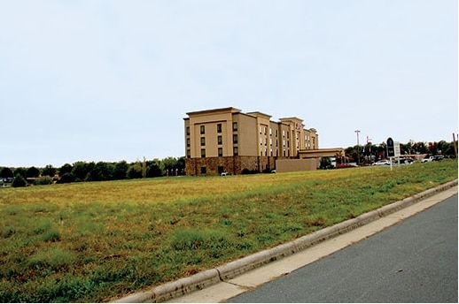 321 Summit Square Ct, Winston-Salem, NC for lease Primary Photo- Image 1 of 7