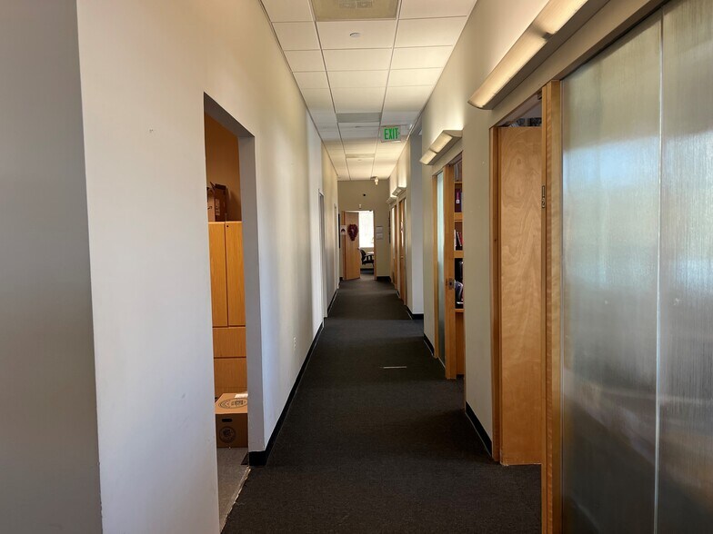 50 US Highway 9, Morganville, NJ à louer - Photo intérieure - Image 3 de 5