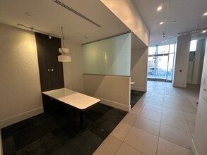 825 S Hill St, Los Angeles, CA for lease Interior Photo- Image 1 of 8