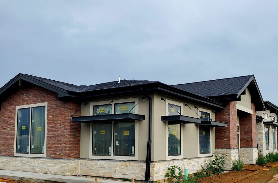 271 S Elm Ave, Eaton, CO à vendre - Photo du bâtiment - Image 2 de 6