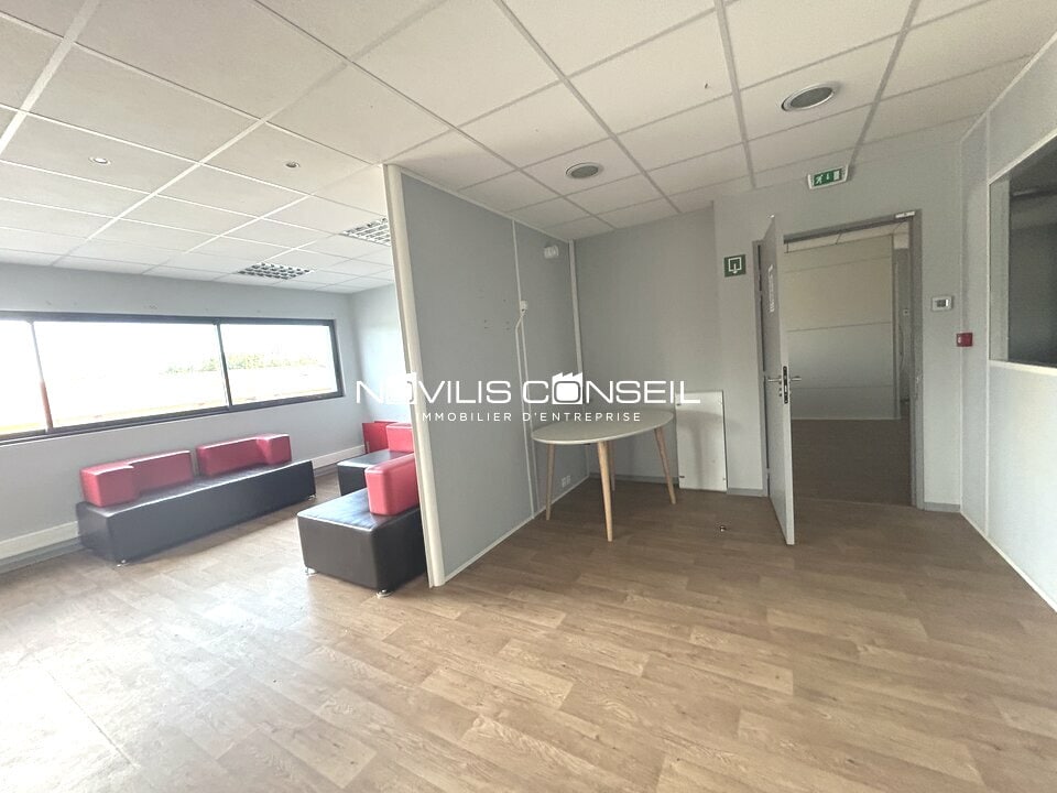 Office in CASTELNAU-D'ESTRETEFONDS for lease Interior Photo- Image 1 of 8