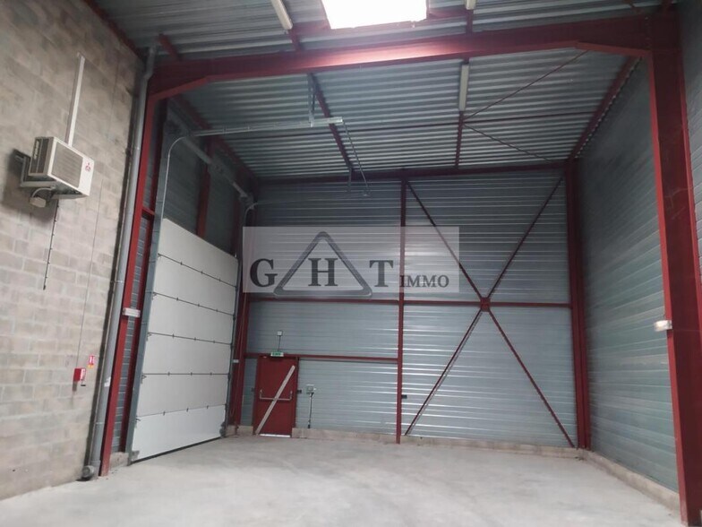 Flex in Chelles for sale - Interior Photo - Image 3 of 8
