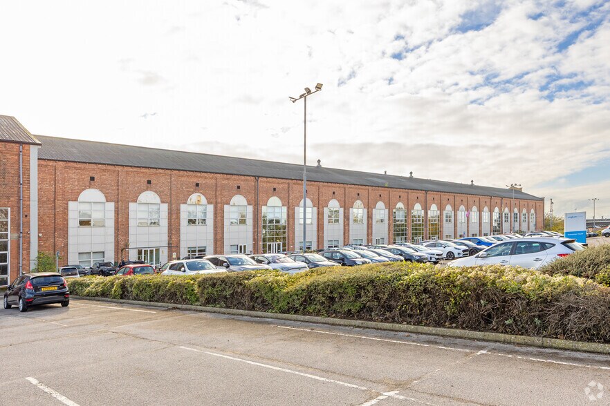 Waterside S, Lincoln à vendre - Photo principale - Image 2 de 3