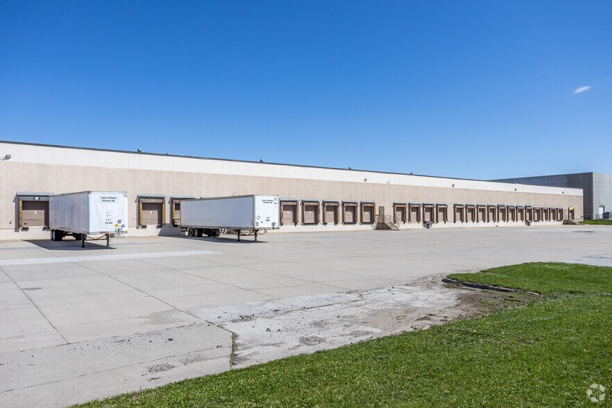 802 SE Shurfine Dr, Ankeny, IA à louer - Photo du bâtiment - Image 2 de 2